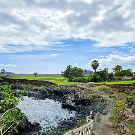 House Helen Golf *